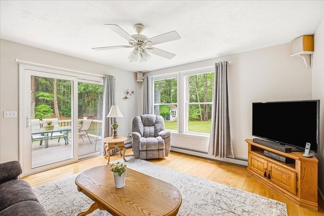 12 Spenser Dr, Halifax, MA 02338
