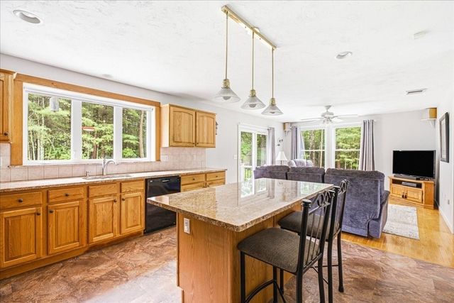 12 Spenser Dr, Halifax, MA 02338