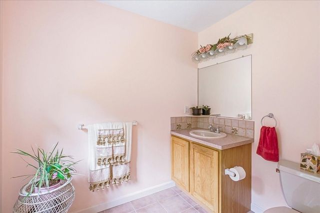 12 Spenser Dr, Halifax, MA 02338