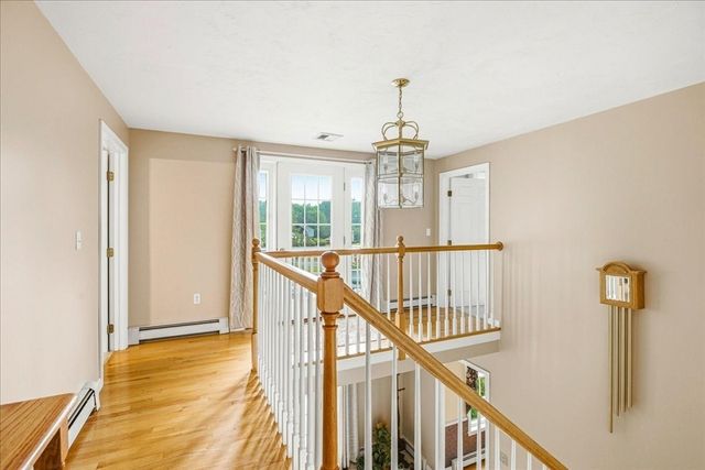 12 Spenser Dr, Halifax, MA 02338