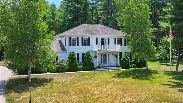 12 Spenser Dr, Halifax, MA 02338