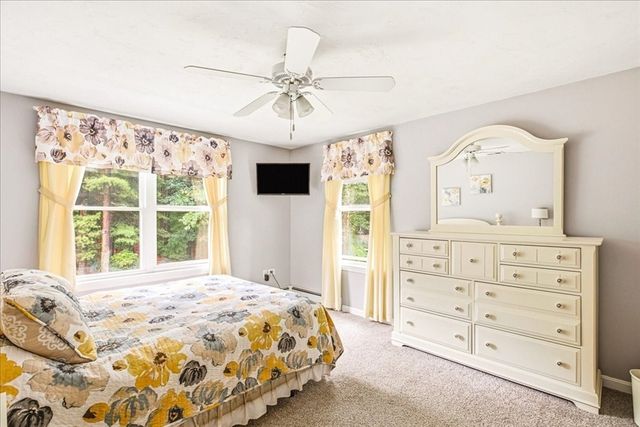 12 Spenser Dr, Halifax, MA 02338