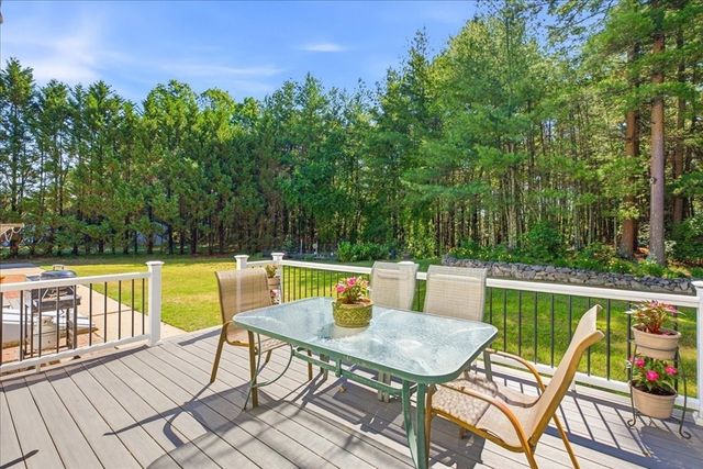 12 Spenser Dr, Halifax, MA 02338