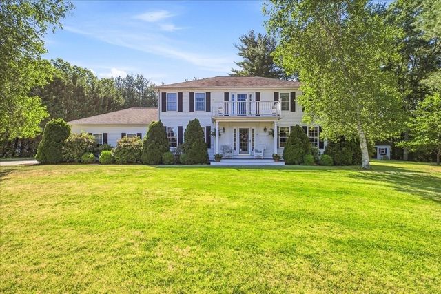 12 Spenser Dr, Halifax, MA 02338