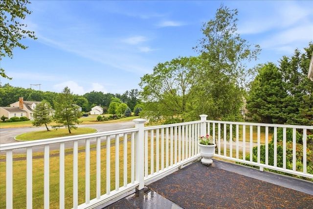 12 Spenser Dr, Halifax, MA 02338