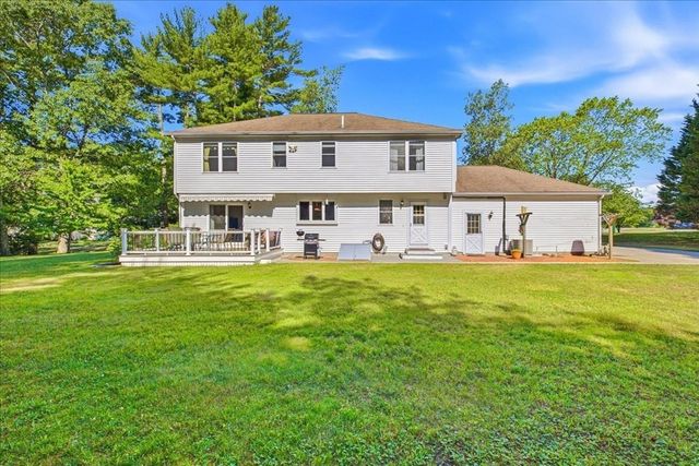 12 Spenser Dr, Halifax, MA 02338