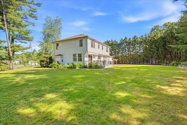 12 Spenser Dr, Halifax, MA 02338