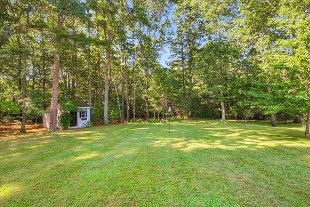 12 Spenser Dr, Halifax, MA 02338