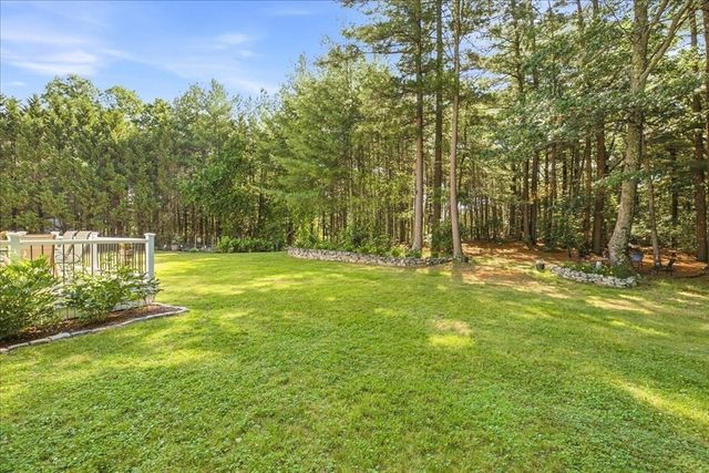 12 Spenser Dr, Halifax, MA 02338
