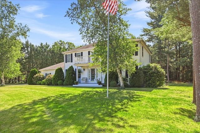 12 Spenser Dr, Halifax, MA 02338