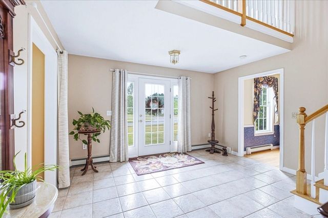 12 Spenser Dr, Halifax, MA 02338