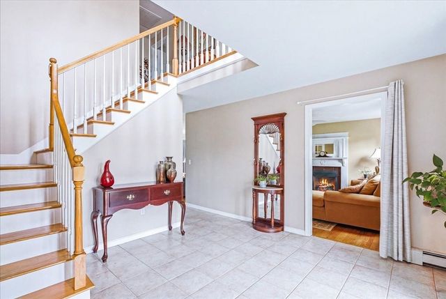 12 Spenser Dr, Halifax, MA 02338