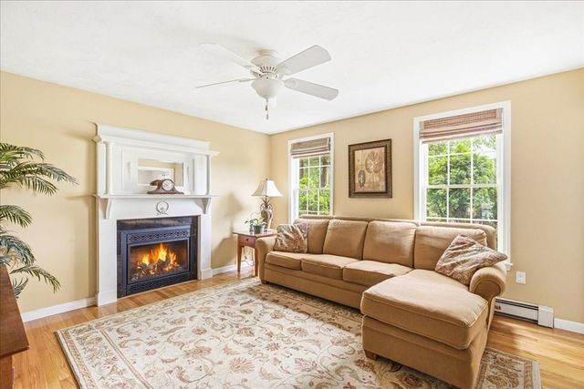 12 Spenser Dr, Halifax, MA 02338