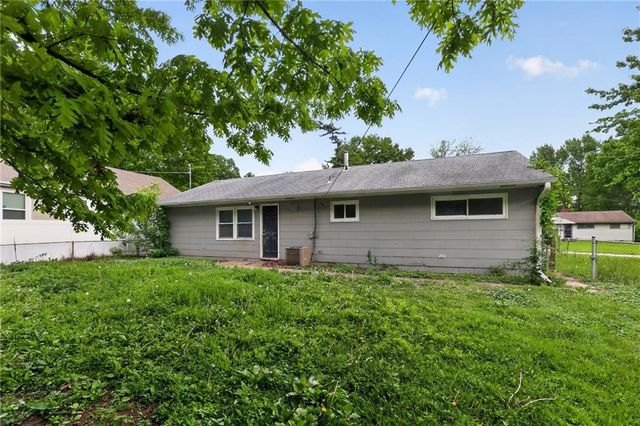 7106 E 107 Terrace, Kansas City, MO 64134