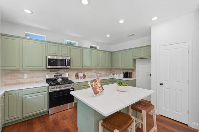2406 Carriage Lamp Lane, Conroe, TX 77384