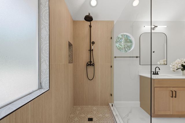 2406 Carriage Lamp Lane, Conroe, TX 77384