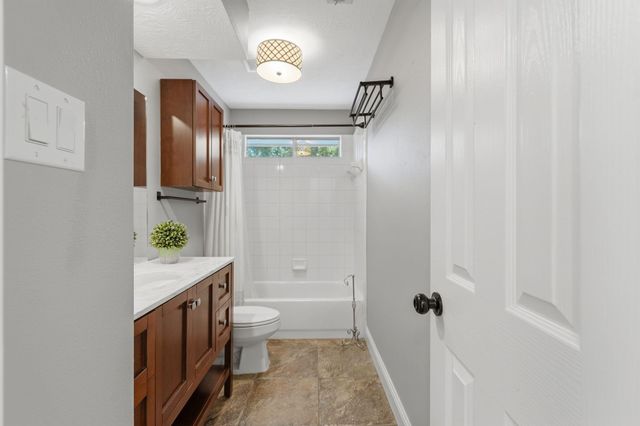 2406 Carriage Lamp Lane, Conroe, TX 77384
