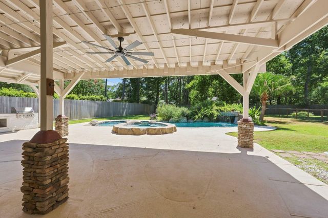 2406 Carriage Lamp Lane, Conroe, TX 77384