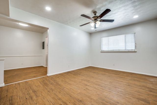 5921 Gaston Avenue A, Dallas, TX 75214