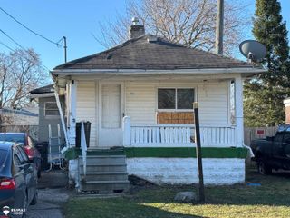 805 Vermilya Avenue, Flint, MI 48507