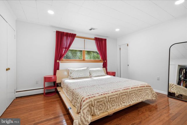 6910 CLIFF RD, Philadelphia, PA 19128