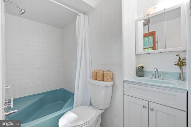 6910 CLIFF RD, Philadelphia, PA 19128