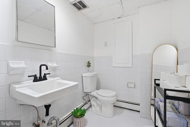 6910 CLIFF RD, Philadelphia, PA 19128