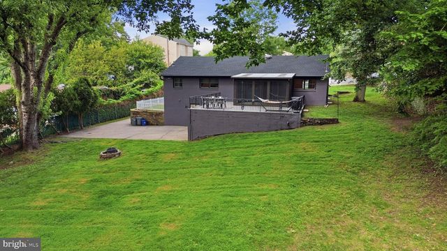 6910 CLIFF RD, Philadelphia, PA 19128