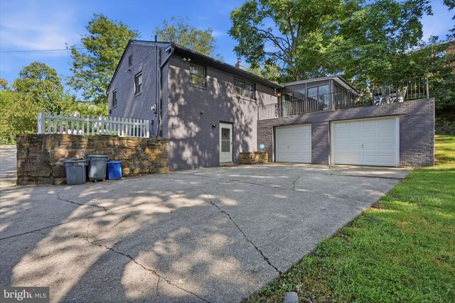 6910 CLIFF RD, Philadelphia, PA 19128