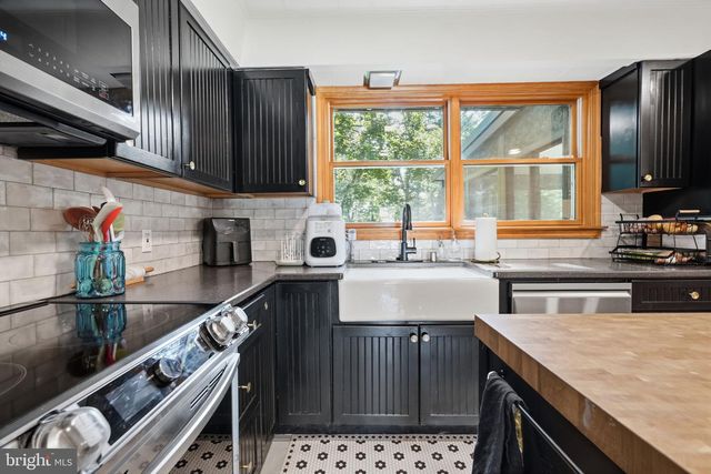 6910 CLIFF RD, Philadelphia, PA 19128