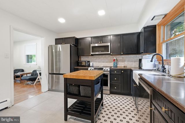 6910 CLIFF RD, Philadelphia, PA 19128