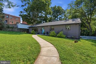 6910 CLIFF RD, Philadelphia, PA 19128