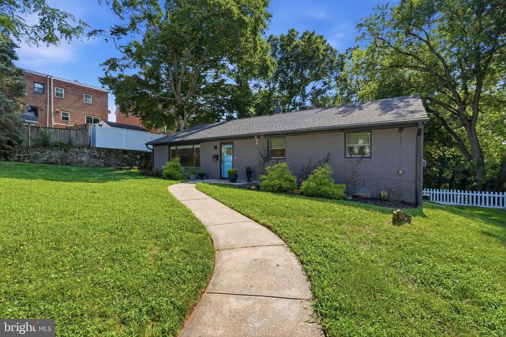 6910 CLIFF RD, Philadelphia, PA 19128