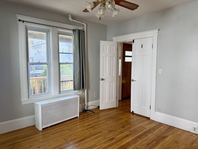 31 Stoneland Rd, Worcester, MA 01603