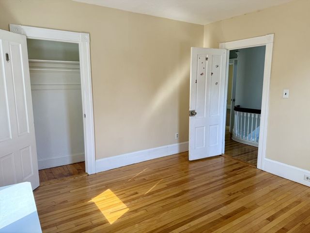 31 Stoneland Rd, Worcester, MA 01603