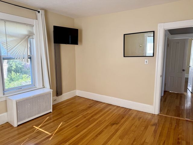 31 Stoneland Rd, Worcester, MA 01603