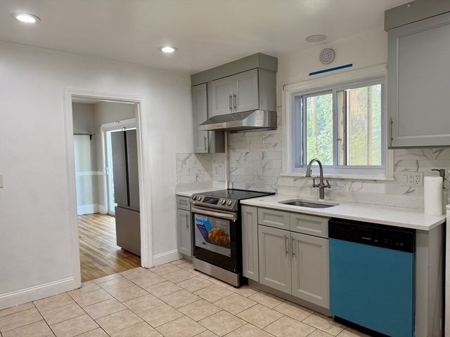 31 Stoneland Rd, Worcester, MA 01603