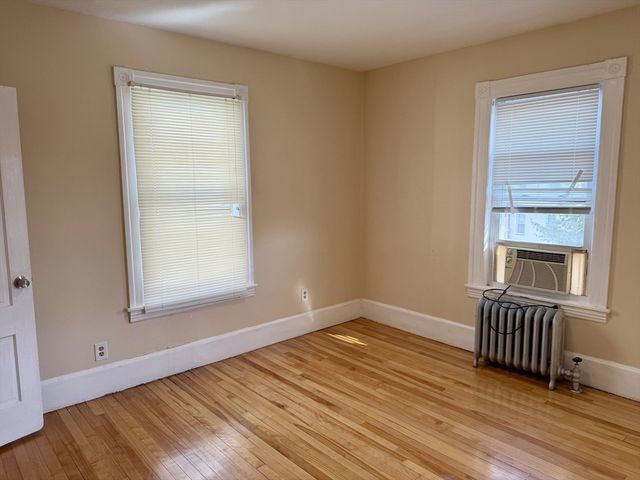 31 Stoneland Rd, Worcester, MA 01603