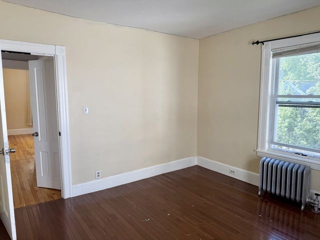 31 Stoneland Rd, Worcester, MA 01603