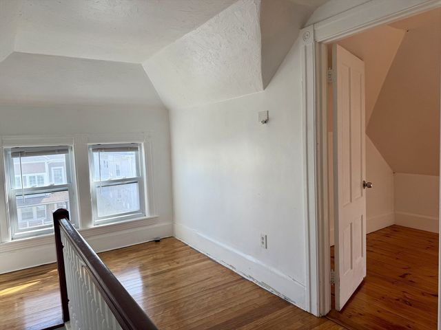 31 Stoneland Rd, Worcester, MA 01603