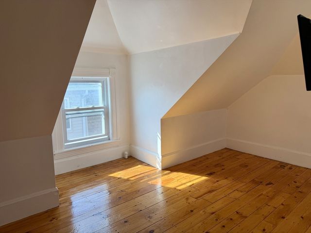 31 Stoneland Rd, Worcester, MA 01603