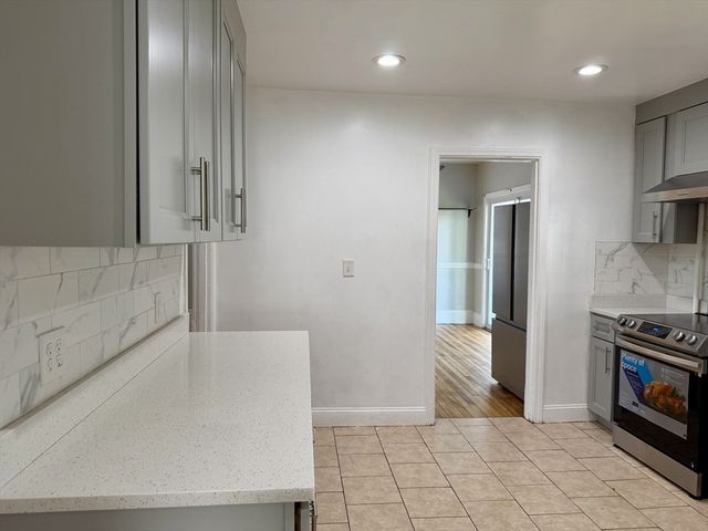 31 Stoneland Rd, Worcester, MA 01603