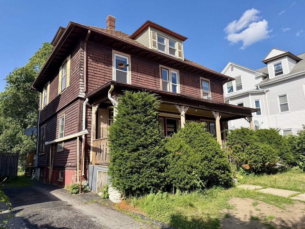 31 Stoneland Rd, Worcester, MA 01603
