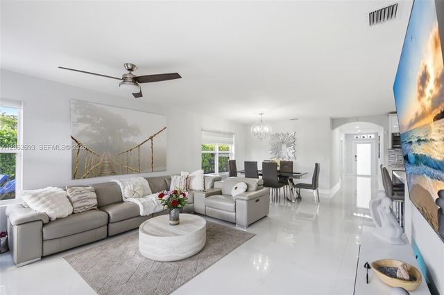 24800 SW 122nd Pl, Homestead, FL 33032