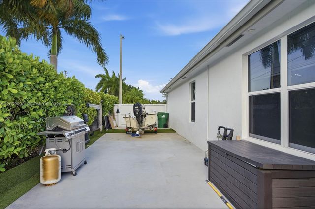24800 SW 122nd Pl, Homestead, FL 33032