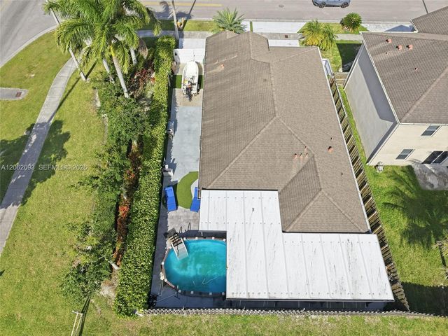 24800 SW 122nd Pl, Homestead, FL 33032