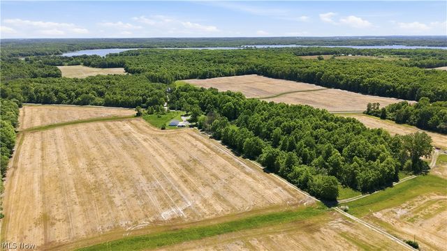 1773 Mahoning Road, Deerfield, OH 44411