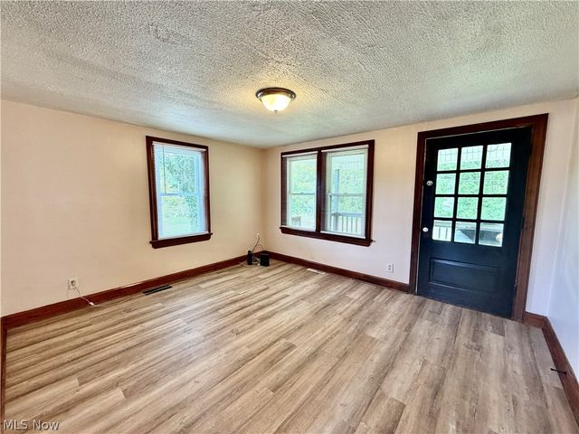 1773 Mahoning Road, Deerfield, OH 44411
