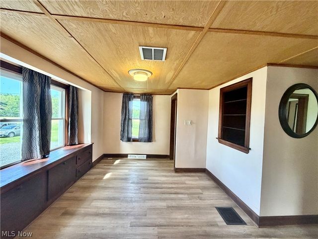 1773 Mahoning Road, Deerfield, OH 44411