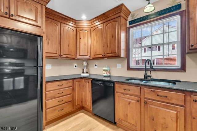 31 Weir Pl, Ringwood Boro, NJ 07456